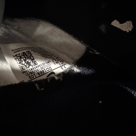 Nike dunks size 7.5 - Picture 3 of 9